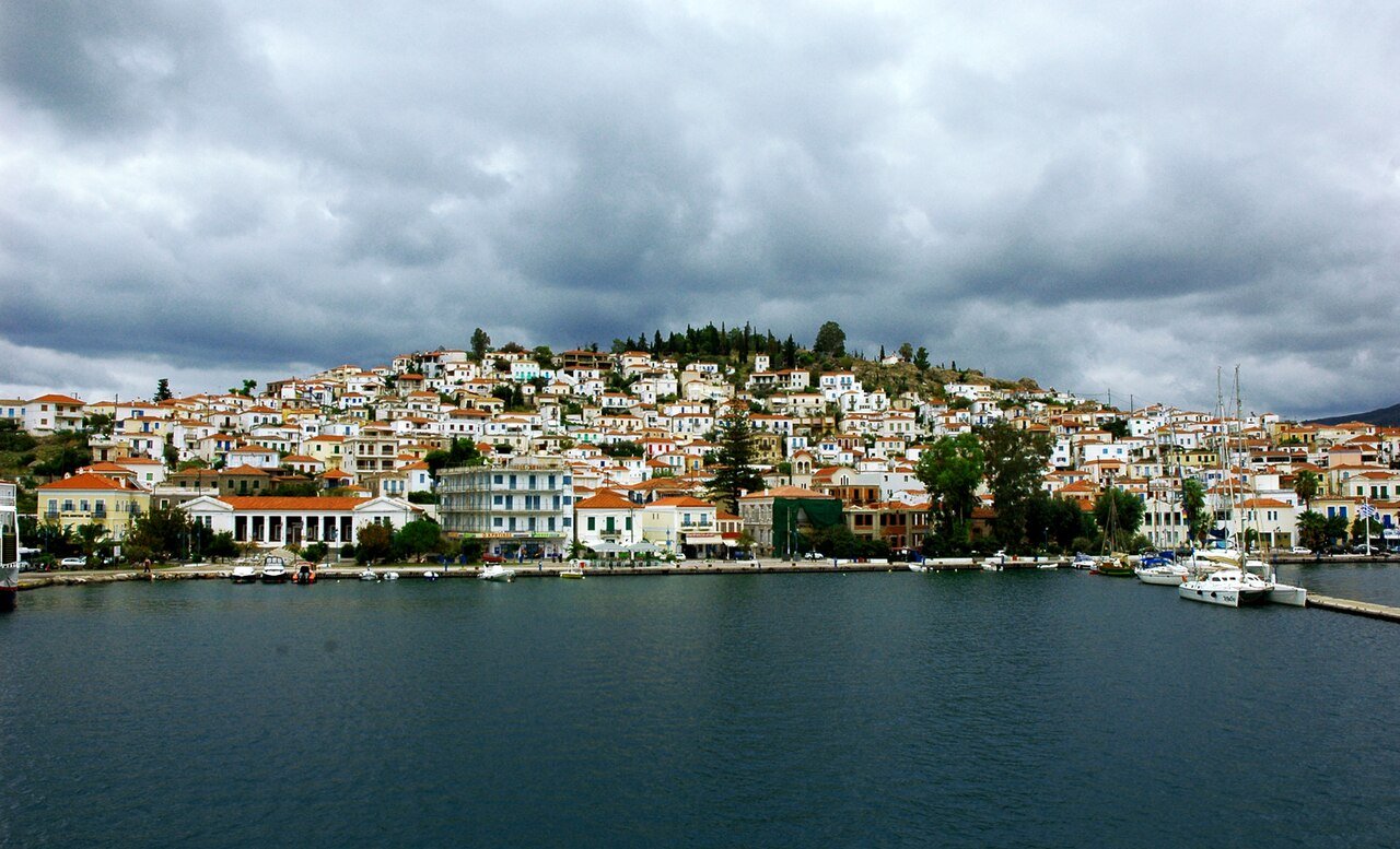 Σπέτσες νησί παραλίες