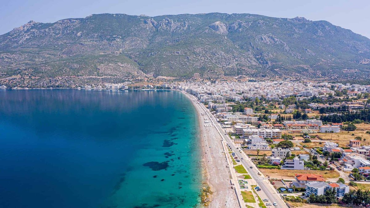 Κεντρική παραλία Λουτρακίου Κορινθίας