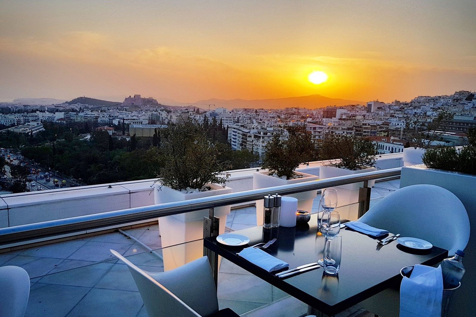 Galaxy Bar πανοραμική θέα νυχτερινή ζωή